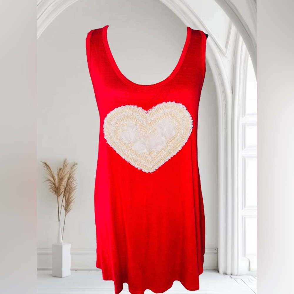 Shop Basic Red Heart Applique Tanksize XL Worn Once